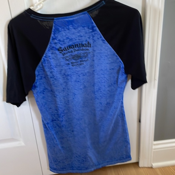 Women’s Harley-Davidson medium v-neck tshirt - Picture 2 of 2